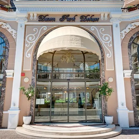 Dawn Park Deluxe Aparthotel 4*