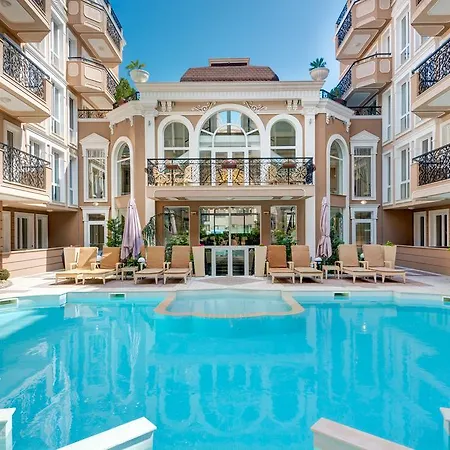 Dawn Park Deluxe Aparthotel 4*