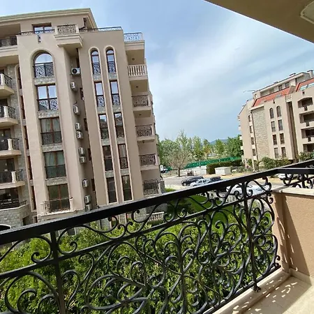 Apartmanhotel Dawn Park Deluxe 4*