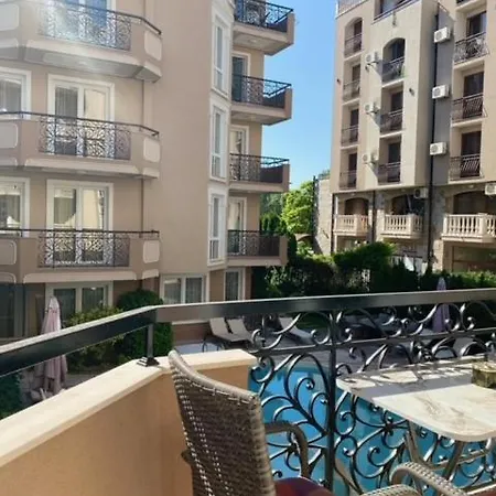 Dawn Park Deluxe Apartmanhotel Napospart