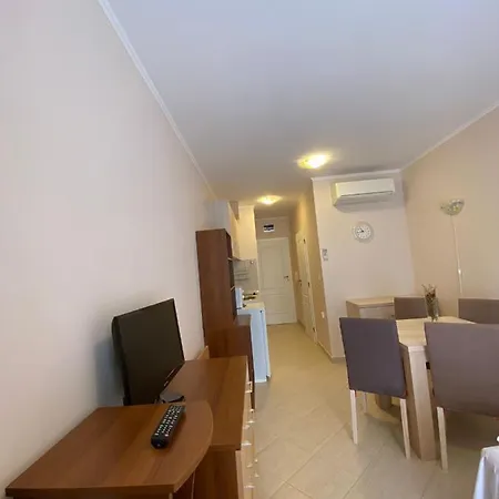 Dawn Park Deluxe Appart hôtel Slantchev Briag