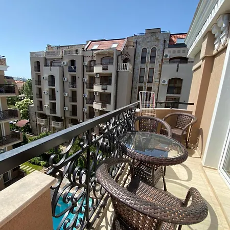 Apartmanhotel Dawn Park Deluxe 4*