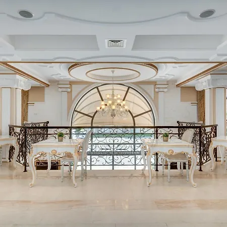 Dawn Park Deluxe מלון דירות