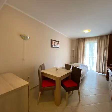 Aparthotel Dawn Park Deluxe 4*