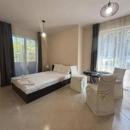 Aparthotel Dawn Park Deluxe 3*