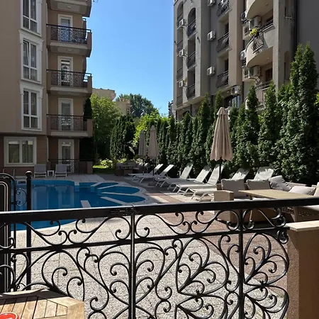 מלון דירות Dawn Park Deluxe סאני ביץ'