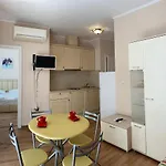 Ξενοδοχείο με διαμερίσματα Dawn Park Deluxe Σάνι Μπιτς