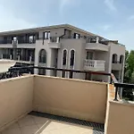 Ξενοδοχείο με διαμερίσματα Dawn Park Deluxe