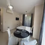 Dawn Park Deluxe Σάνι Μπιτς