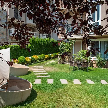 Dawn Park Deluxe Aparthotel