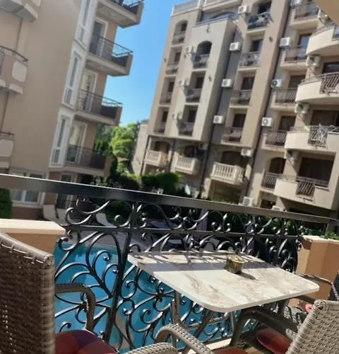 Dawn Park Deluxe Hotel apartamentowy