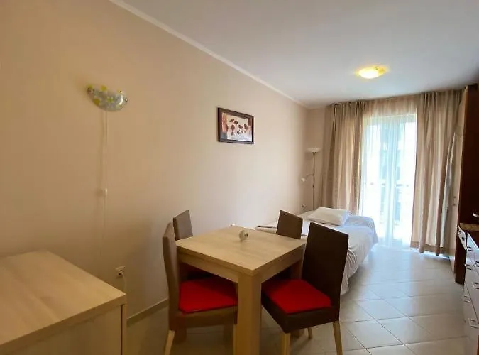 Hotel apartamentowy Dawn Park Deluxe 4*